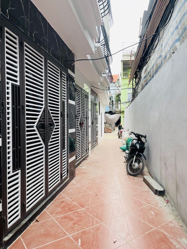 Bán nhà Thuý Lĩnh - diện tích 30m2 6 tầng - Nhà mới thang máy, ô tô đỗ cổng - giá 7,5 tỷ