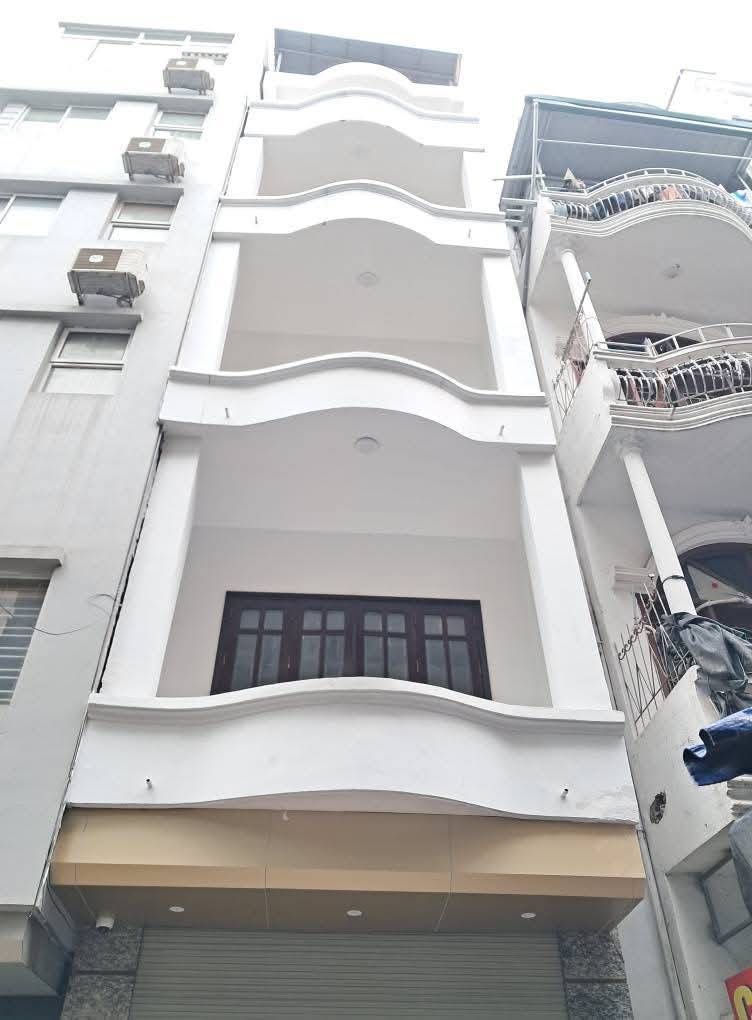 Bán nhà Giáp Bát - diện tích 47.9m2 5 tầng - SIÊU PHẨM MẶT NGÕ PHÂN LÔ - giá 19,5 tỷ