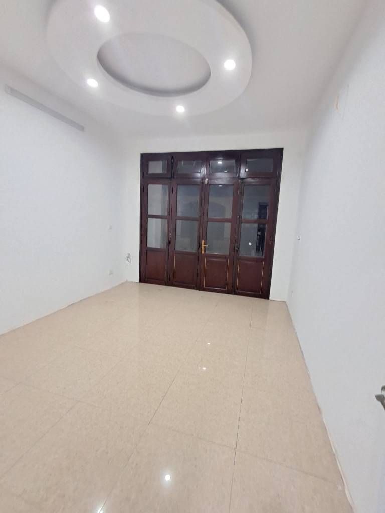 Bán nhà Giáp Bát - diện tích 47.9m2 5 tầng - SIÊU PHẨM MẶT NGÕ PHÂN LÔ - giá 19,5 tỷ