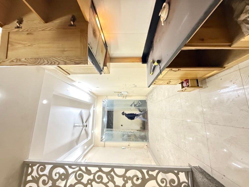 Bán nhà Trương Định - diện tích 42m2 5 tầng - Vị trí cực đẹp - giá 8 tỷ