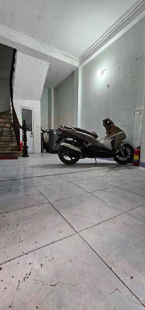 Bán nhà Trần Khát Chân - diện tích 62m2 4 tầng - Nhà vị trí, nhà cách ô tô chỉ 80m - giá 12 tỷ