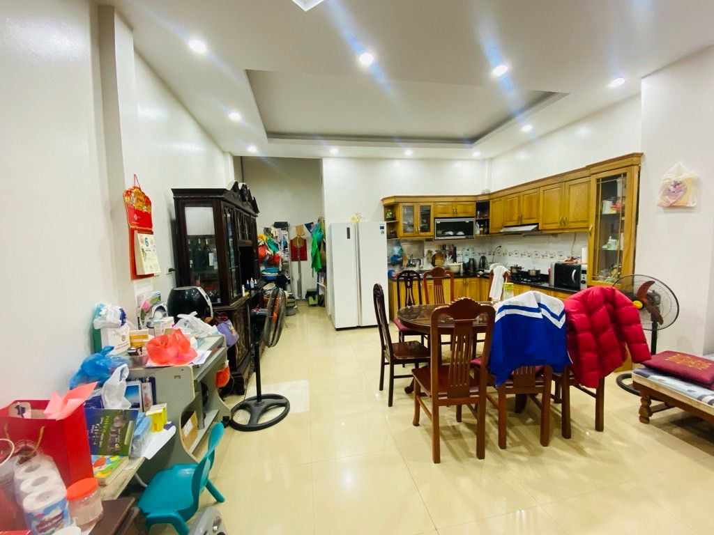 Bán nhà Hoàng Mai - diện tích 57.4m2 5 tầng - Ngõ thông - giá 15,5 tỷ