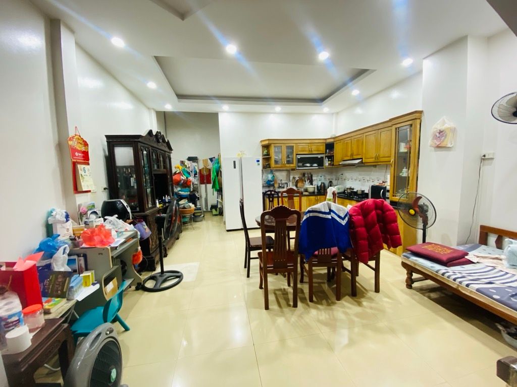 Bán nhà Hoàng Mai - diện tích 57.4m2 5 tầng - Ngõ thông - giá 15,5 tỷ