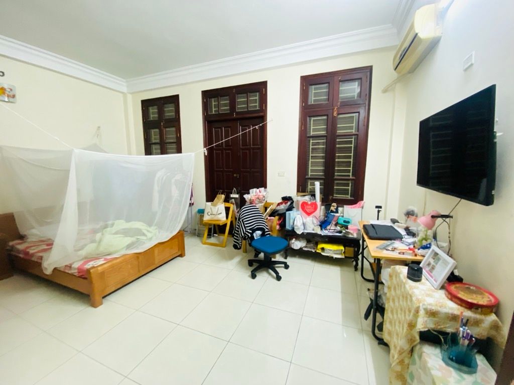 Bán nhà Hoàng Mai - diện tích 57.4m2 5 tầng - Ngõ thông - giá 15,5 tỷ