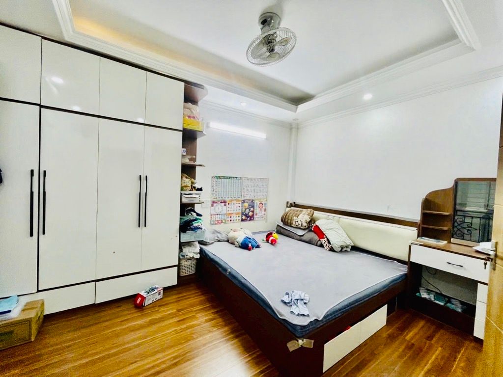 Bán nhà Định Công - diện tích 30m2 5 tầng - Nhà đẹp hiếm có - giá 8,8 tỷ