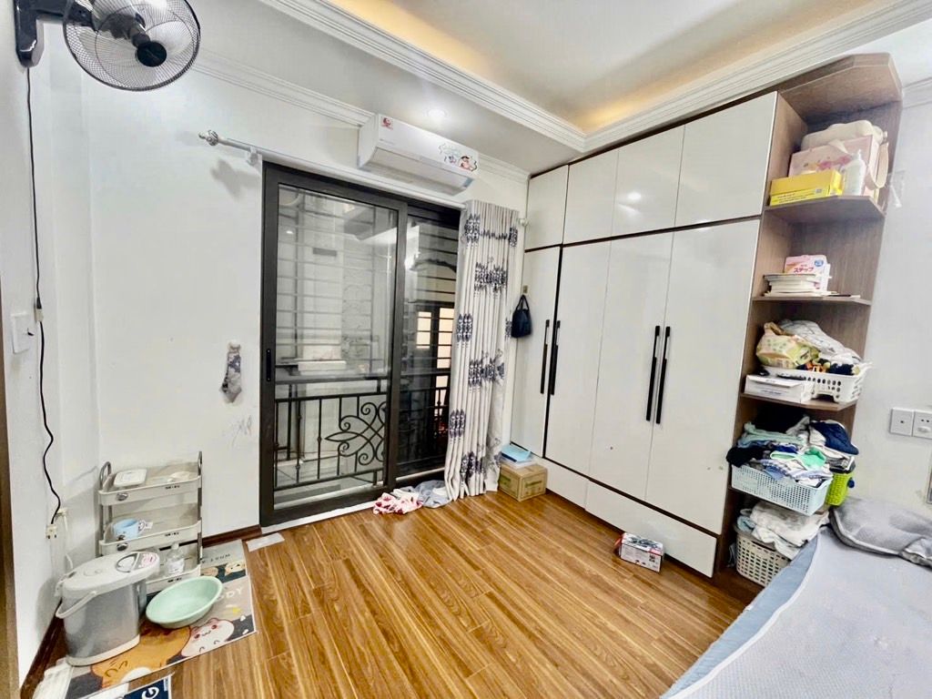 Bán nhà Định Công - diện tích 30m2 5 tầng - Nhà đẹp hiếm có - giá 8,8 tỷ