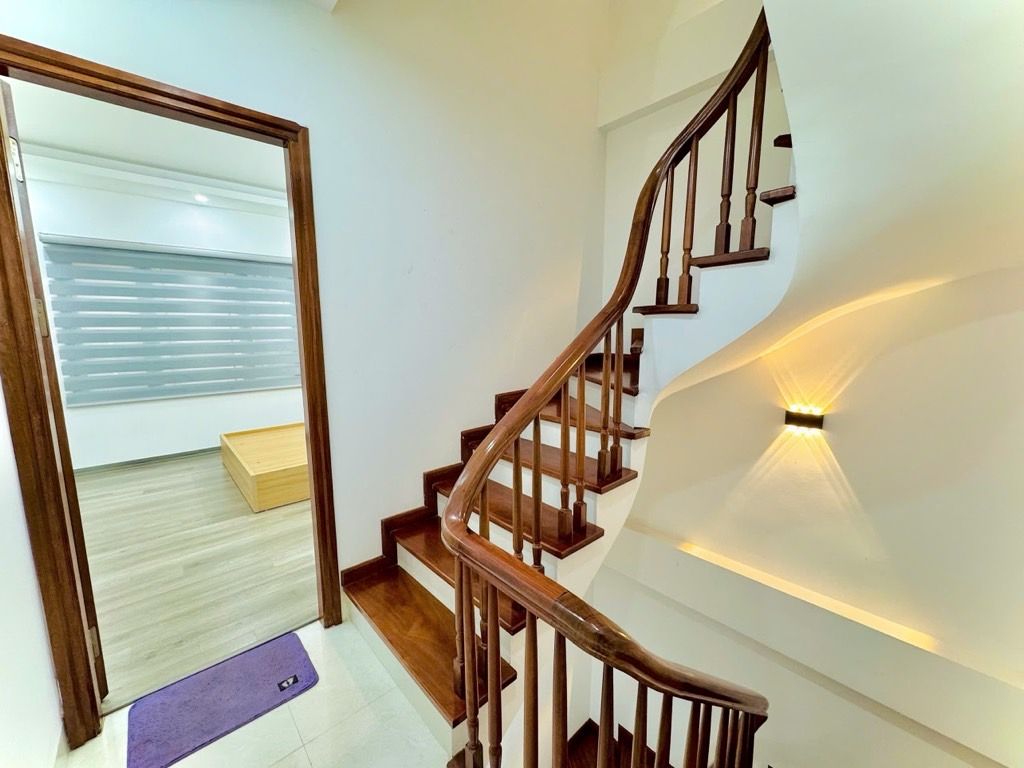 Bán nhà Kim Ngưu - diện tích 31m2 5 tầng - LÔ GÓC HAI THOÁNG - giá 11,6 tỷ