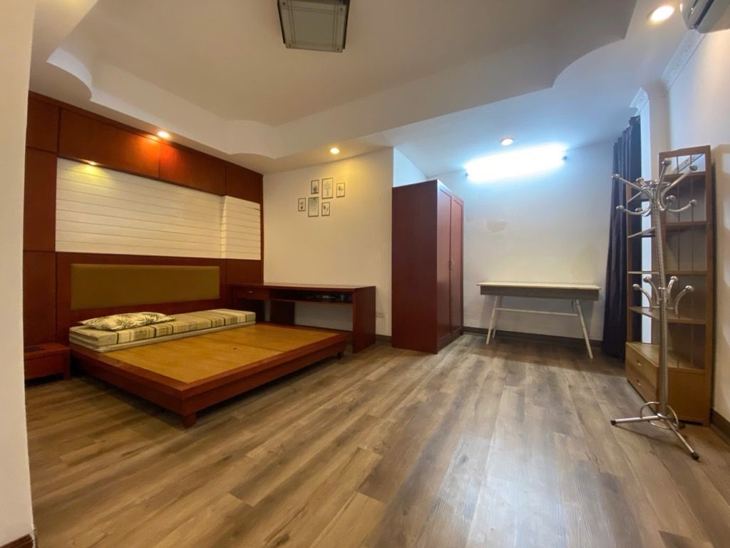 Bán nhà Lò Đúc - diện tích 44m2 6 tầng - gần TTTM, chợ - giá 11,9 tỷ