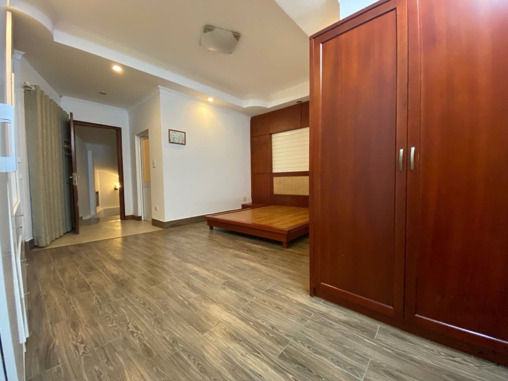 Bán nhà Lò Đúc - diện tích 44m2 6 tầng - gần TTTM, chợ - giá 11,9 tỷ