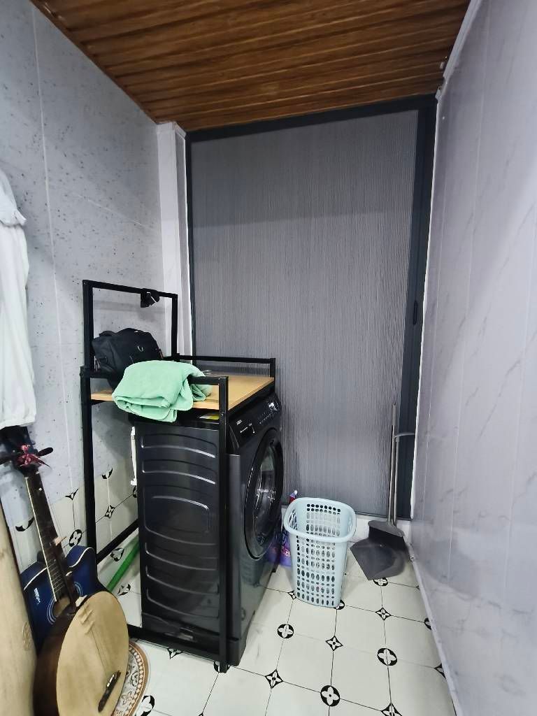 Bán nhà Tân mai - diện tích 37.5m2 2 tầng - MẶT NGÕ THÔNG Ô TÔ TRÁNH - giá 5,95 tỷ