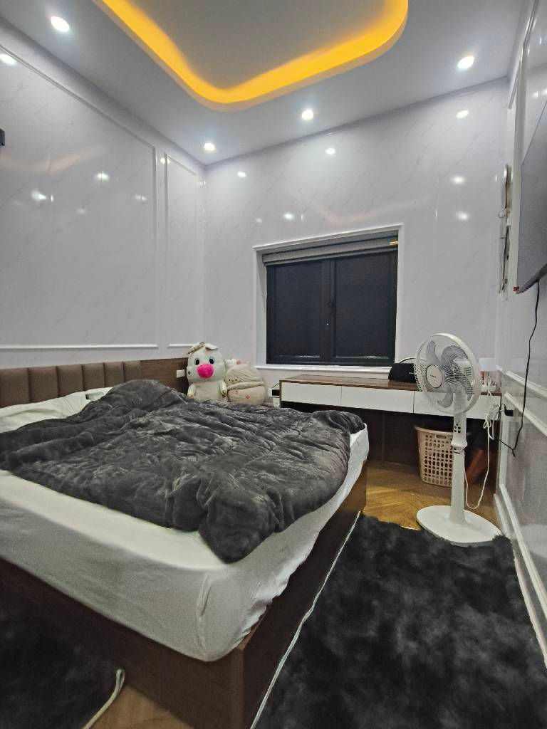 Bán nhà Tân mai - diện tích 37.5m2 2 tầng - MẶT NGÕ THÔNG Ô TÔ TRÁNH - giá 5,95 tỷ