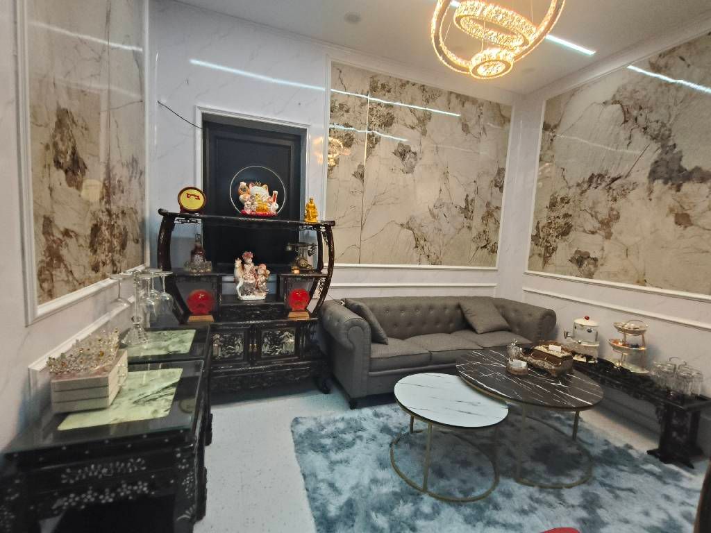 Bán nhà Tân mai - diện tích 37.5m2 2 tầng - MẶT NGÕ THÔNG Ô TÔ TRÁNH - giá 5,95 tỷ