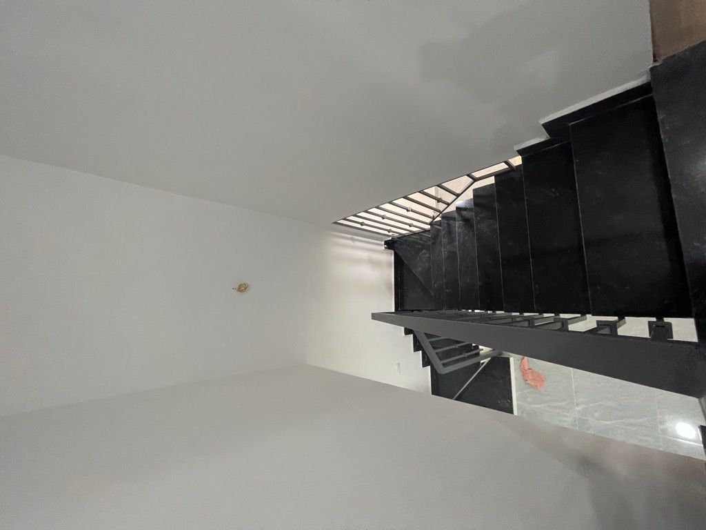 Bán nhà Định Công Hạ - diện tích 35m2 2 tầng - gần hồ - giá 2,6 tỷ