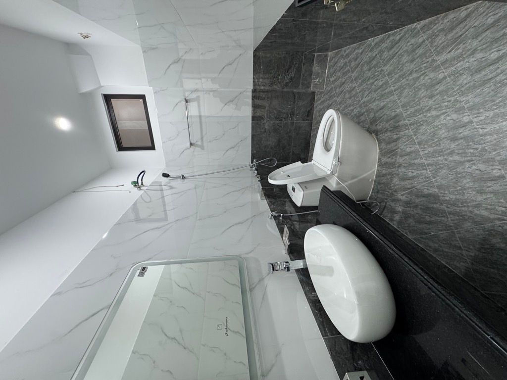 Bán nhà NGUYỄN LƯƠNG BẰNG - diện tích 36m2 5 tầng - Lô góc thoáng trước sau - giá 11 tỷ