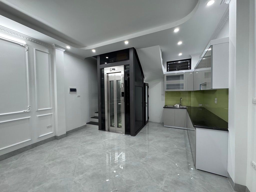 Bán nhà NGUYỄN LƯƠNG BẰNG - diện tích 36m2 5 tầng - Lô góc thoáng trước sau - giá 11 tỷ