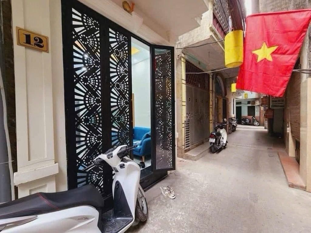 Bán nhà Chợ Khâm Thiên - diện tích 16,2m2 4 tầng - Lô góc, gần ô tô - giá 7,2 tỷ