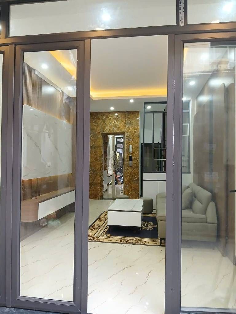 Bán nhà Định Công Hạ - diện tích 30m2 6 tầng - ô tô đỗ cửa - giá 9,8 tỷ