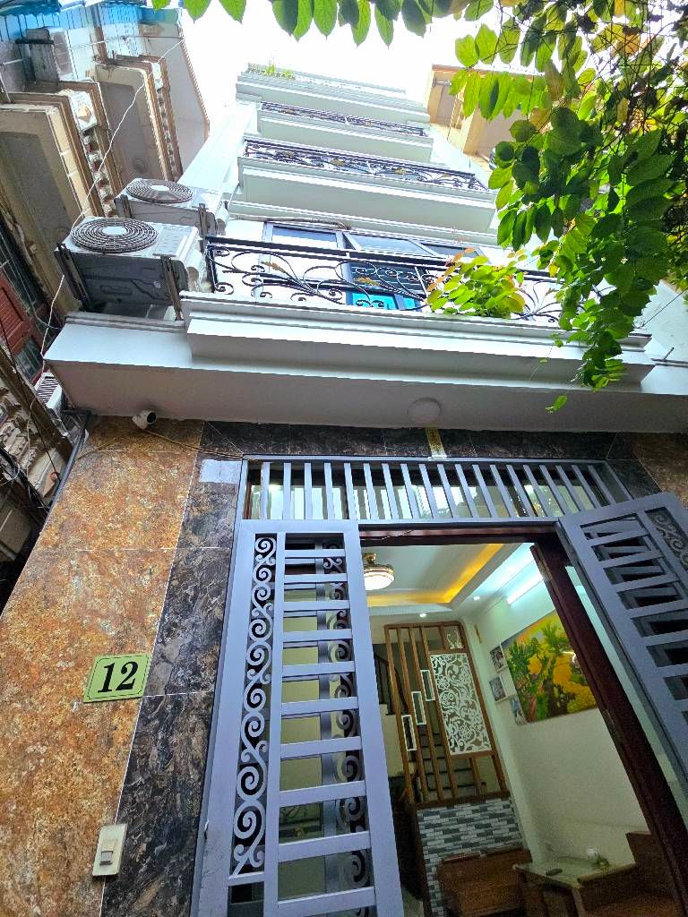 Bán nhà Nam Dư - diện tích 31,5m2 5 tầng - Căn góc, nội thất sang trọng - giá 8,2 tỷ