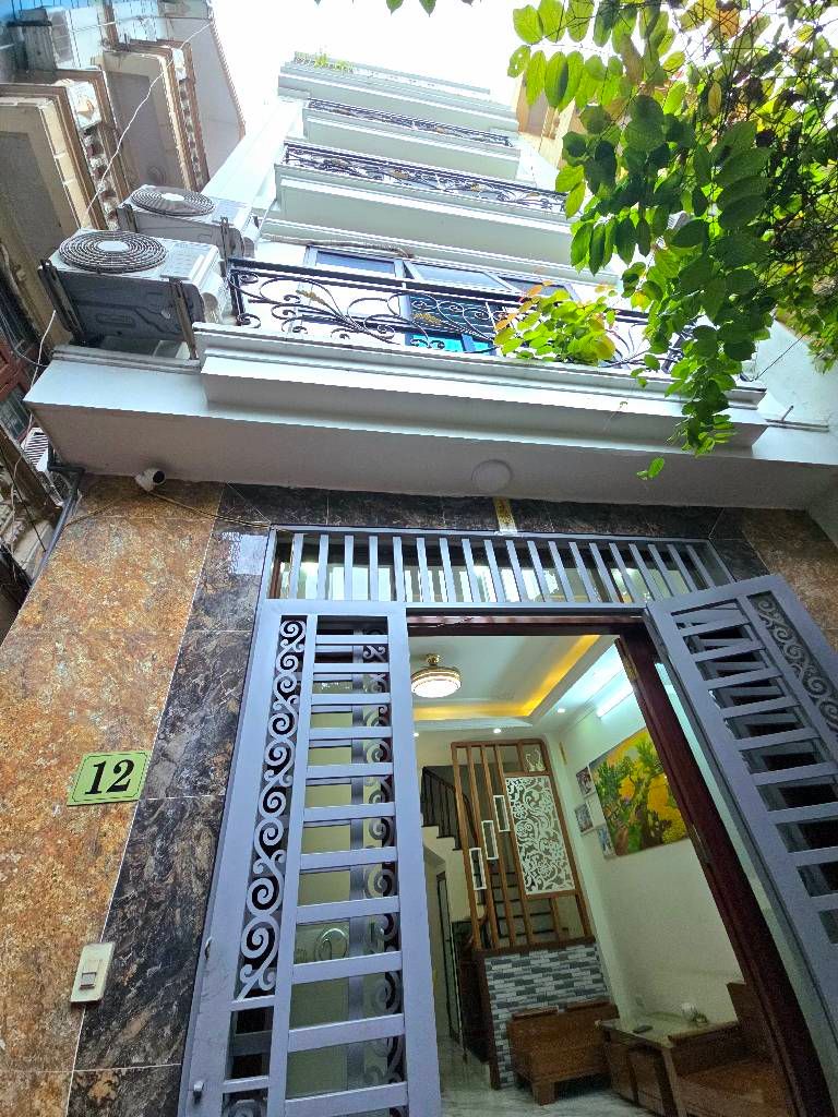 Bán nhà Nam Dư - diện tích 31,5m2 5 tầng - Căn góc, nội thất sang trọng - giá 8,2 tỷ