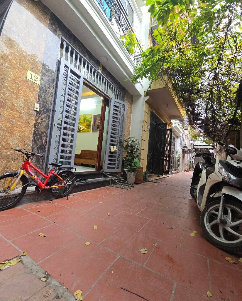 Bán nhà Nam Dư - diện tích 31,5m2 5 tầng - Căn góc, nội thất sang trọng - giá 8,2 tỷ