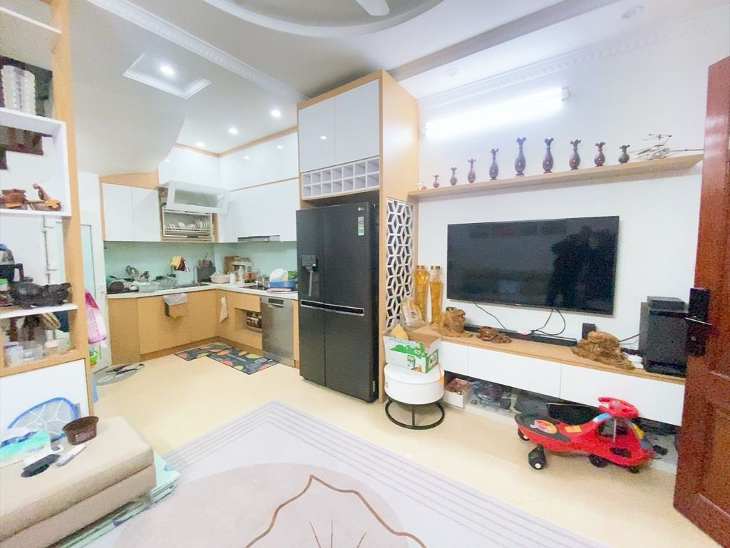 Bán nhà Lương Khánh Thiện - diện tích 36m2 6 tầng - PHÂN LÔ CÁCH MẶT PHỐ 30M - giá 9,7 tỷ