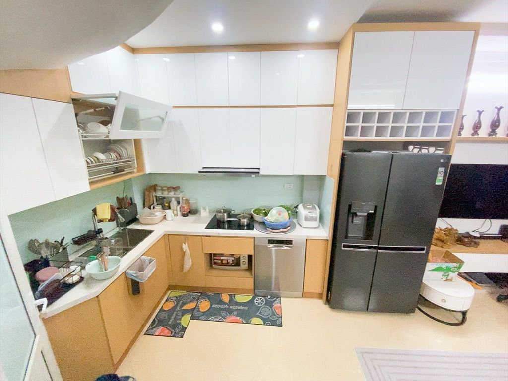 Bán nhà Lương Khánh Thiện - diện tích 36m2 6 tầng - PHÂN LÔ CÁCH MẶT PHỐ 30M - giá 9,7 tỷ