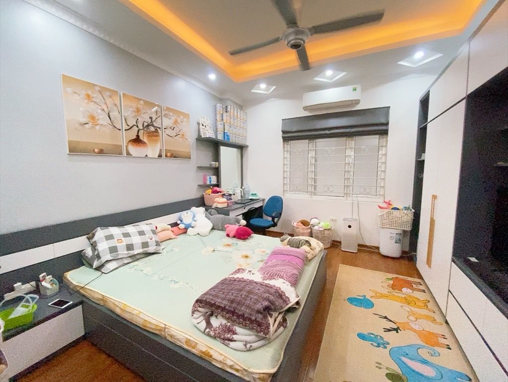 Bán nhà Lương Khánh Thiện - diện tích 36m2 6 tầng - PHÂN LÔ CÁCH MẶT PHỐ 30M - giá 9,7 tỷ