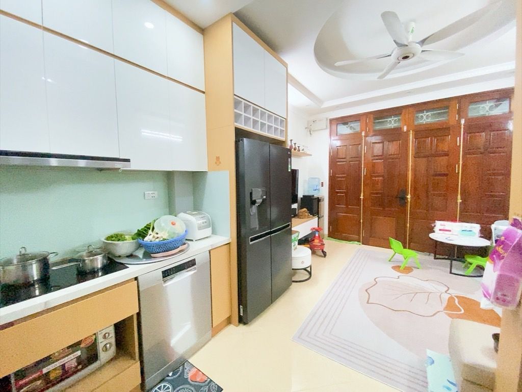 Bán nhà Lương Khánh Thiện - diện tích 36m2 6 tầng - PHÂN LÔ CÁCH MẶT PHỐ 30M - giá 9,7 tỷ