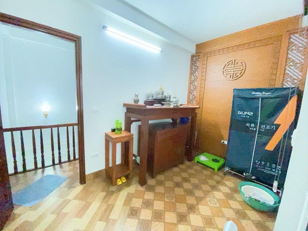 Bán nhà Lương Khánh Thiện - diện tích 36m2 6 tầng - PHÂN LÔ CÁCH MẶT PHỐ 30M - giá 9,7 tỷ