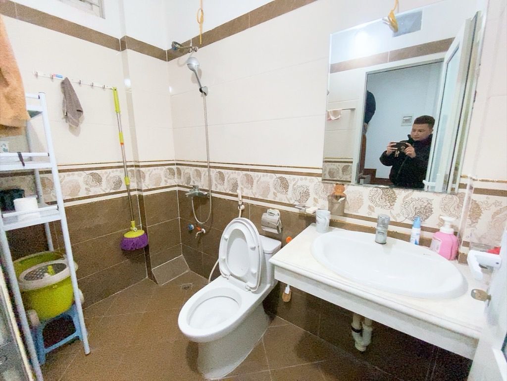 Bán nhà Lương Khánh Thiện - diện tích 36m2 6 tầng - PHÂN LÔ CÁCH MẶT PHỐ 30M - giá 9,7 tỷ