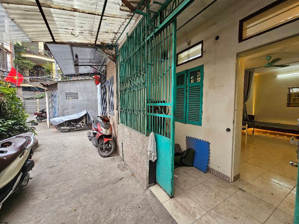 Bán nhà Kim Giang - diện tích 120m2 2 tầng - Nhà lô góc thoáng mát - giá 4,55 tỷ