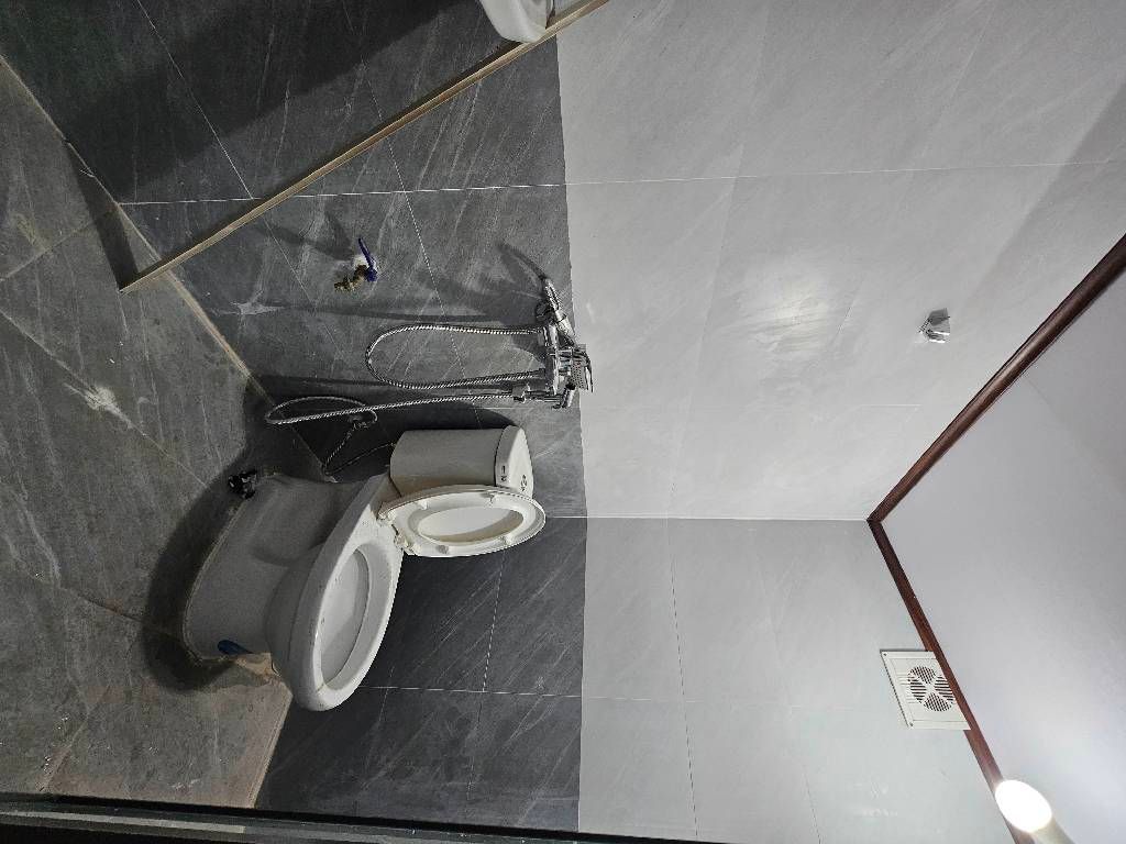 Bán nhà Kim Giang - diện tích 120m2 2 tầng - Nhà lô góc thoáng mát - giá 4,55 tỷ