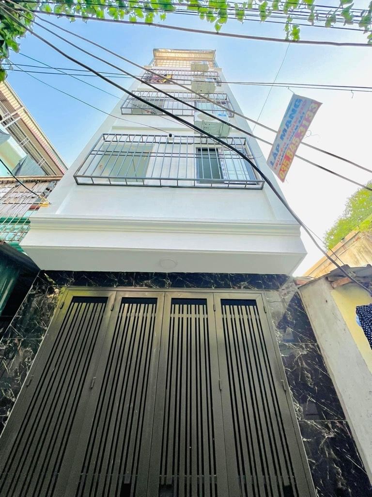 Bán nhà Định Công - diện tích 48.6m2 6 tầng - Gần phố - giá 11,8 tỷ