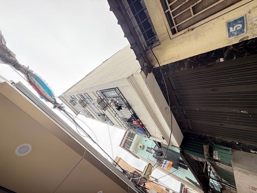 Bán nhà Định Công - diện tích 48.6m2 6 tầng - Gần phố - giá 11,8 tỷ