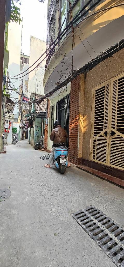 Bán nhà Trần Khát Chân - diện tích 31,4m2 4 tầng - Sổ đỏ chính chủ - giá 8,5 tỷ