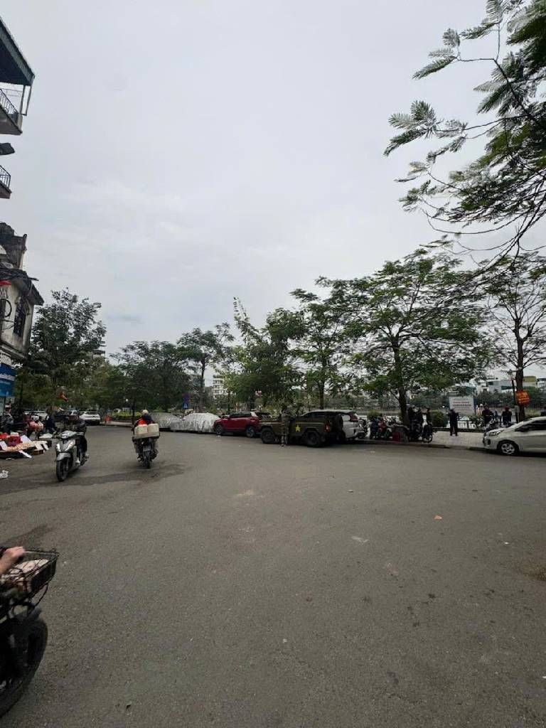 Bán nhà Văn Chương - diện tích 41,3m2 4 tầng - Mặt đường to kinh doanh - giá 18,8 tỷ