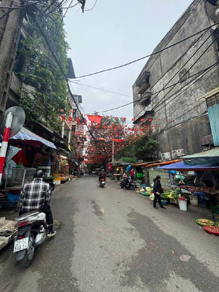 Bán nhà Văn Chương - diện tích 41,3m2 4 tầng - Mặt đường to kinh doanh - giá 18,8 tỷ