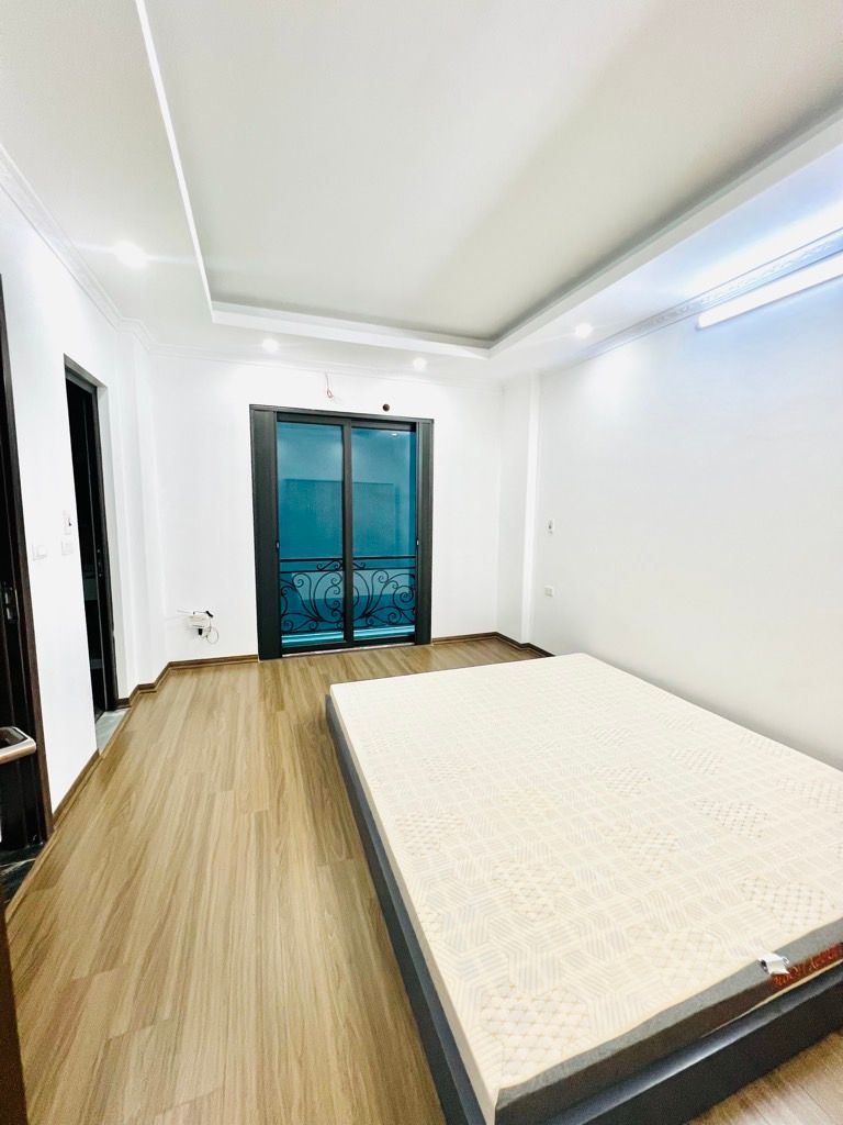 Bán nhà Tôn Đức Thắng - diện tích 30m2 5 tầng - Nhà mới xây, sân để xe riêng - giá 8,98 tỷ