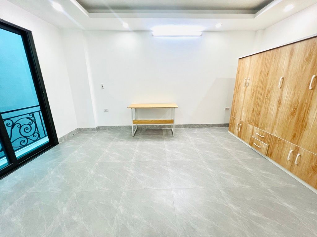 Bán nhà Tôn Đức Thắng - diện tích 30m2 5 tầng - Nhà mới xây, sân để xe riêng - giá 8,98 tỷ