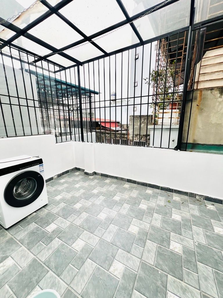 Bán nhà Tôn Đức Thắng - diện tích 30m2 5 tầng - Nhà mới xây, sân để xe riêng - giá 8,98 tỷ