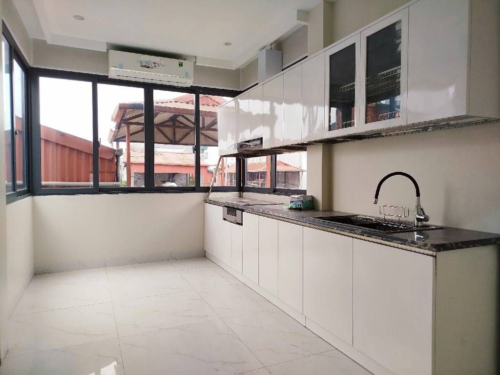 Bán nhà Tôn Đức Thắng - diện tích 28m2 6 tầng - Thang máy - giá 10,6 tỷ