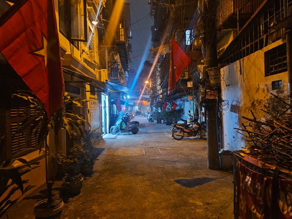 Bán nhà Phương Mai - diện tích 160m2 1 tầng - Cực hiếm căn đầu hồi 2 mặt ngõ - giá 13,5 tỷ