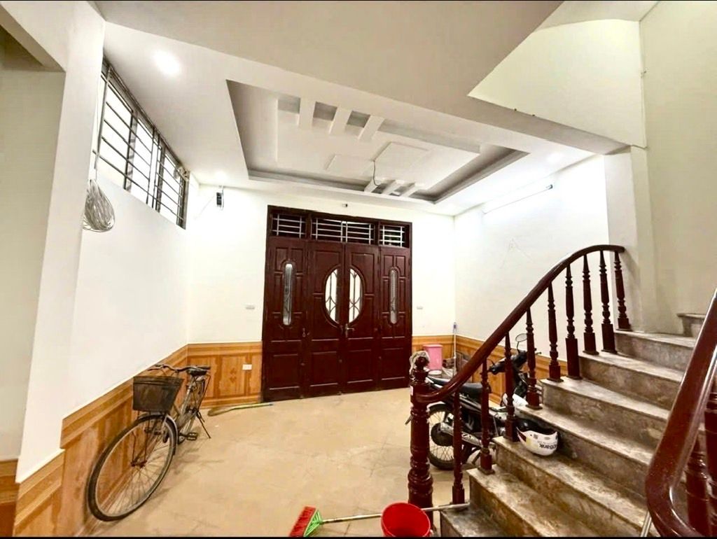 Bán nhà Định Công Thượng - diện tích 44.9m2 5 tầng - LÔ GÓC - MẶT NGÕ - Ô TÔ THÔNG - giá 9,5 tỷ