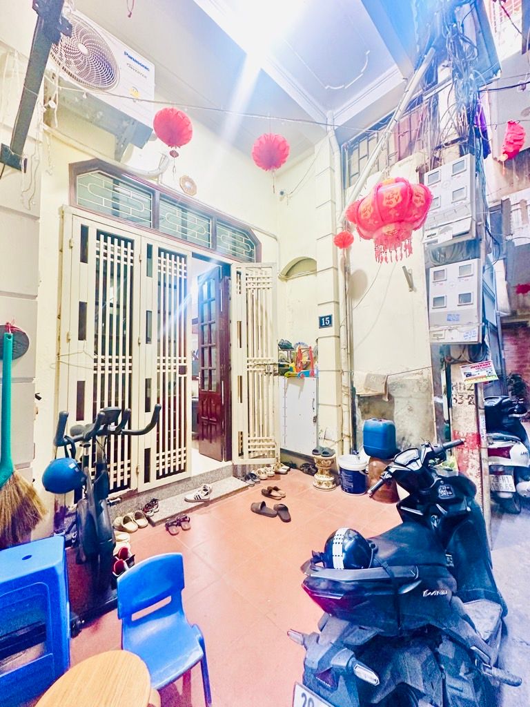 Bán nhà Trương Định - diện tích 35,4m2 4 tầng - ô tô tránh - giá 7,9 tỷ