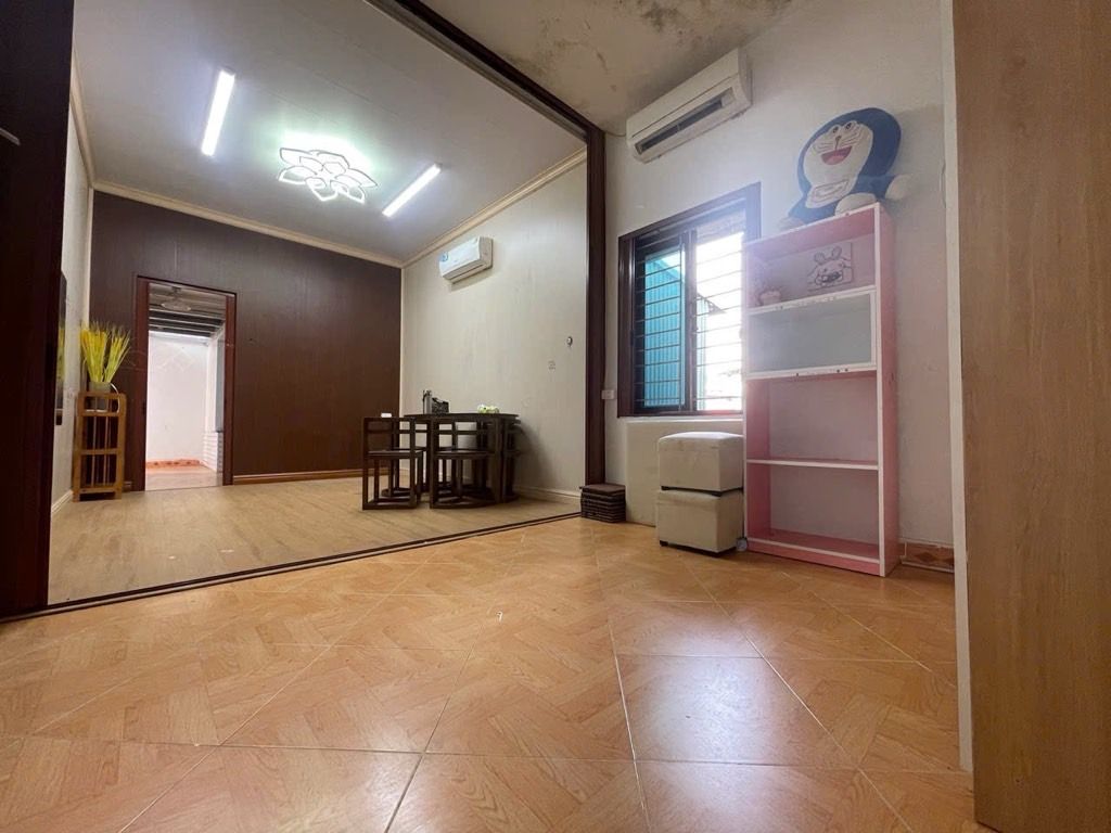 Bán nhà Khuất Duy Tiến - diện tích 33,9m2 1 tầng - Lô góc, mặt phố - giá 3,9 tỷ