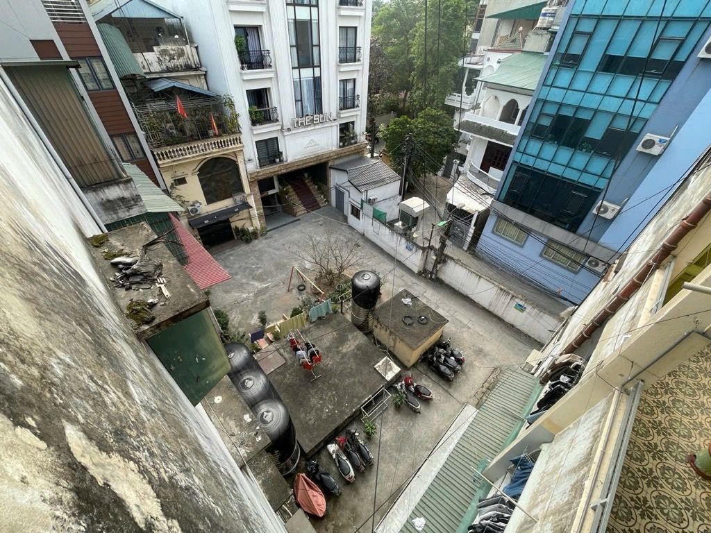 Bán nhà Khuất Duy Tiến - diện tích 33,9m2 1 tầng - Lô góc, mặt phố - giá 3,9 tỷ