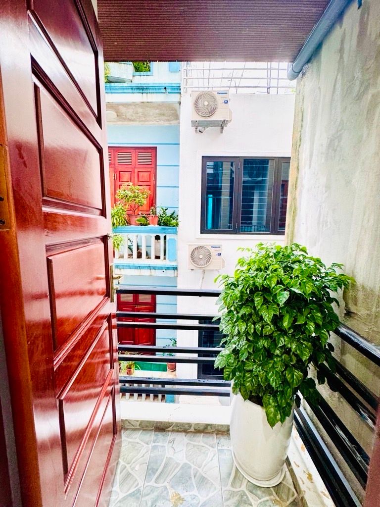 Bán nhà Thịnh Liệt - diện tích 39m2 5 tầng - ô tô đỗ cửa - giá 12,2 tỷ