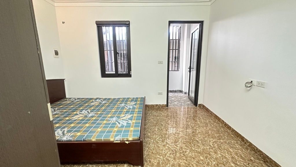 Bán nhà Lĩnh Nam - diện tích 30m2 4 tầng - Nhà đẹp, ô tô đỗ cửa - giá 6,7 tỷ