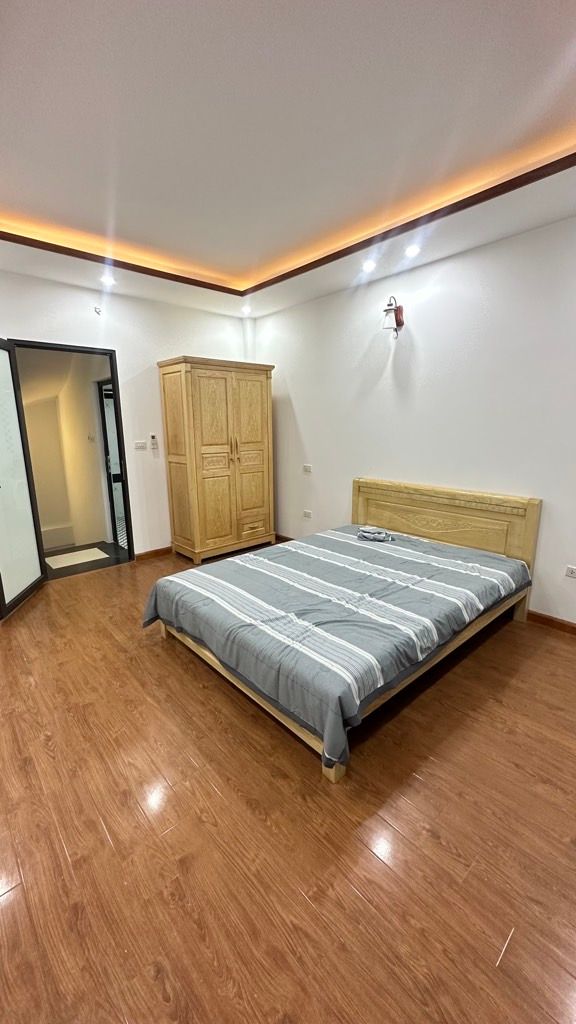 Bán nhà Lĩnh Nam - diện tích 30m2 4 tầng - Nhà đẹp, ô tô đỗ cửa - giá 6,7 tỷ