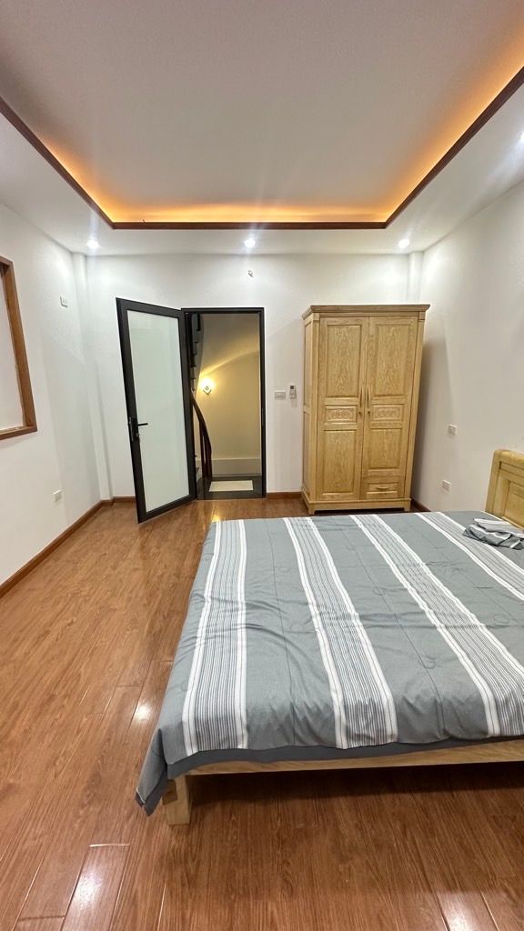 Bán nhà Lĩnh Nam - diện tích 30m2 4 tầng - Nhà đẹp, ô tô đỗ cửa - giá 6,7 tỷ